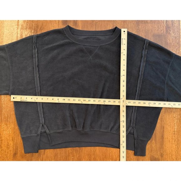 NWT American Eagle "Inside Out" Sweatshirt Oversized Cozy XS - Picture 3 of 4